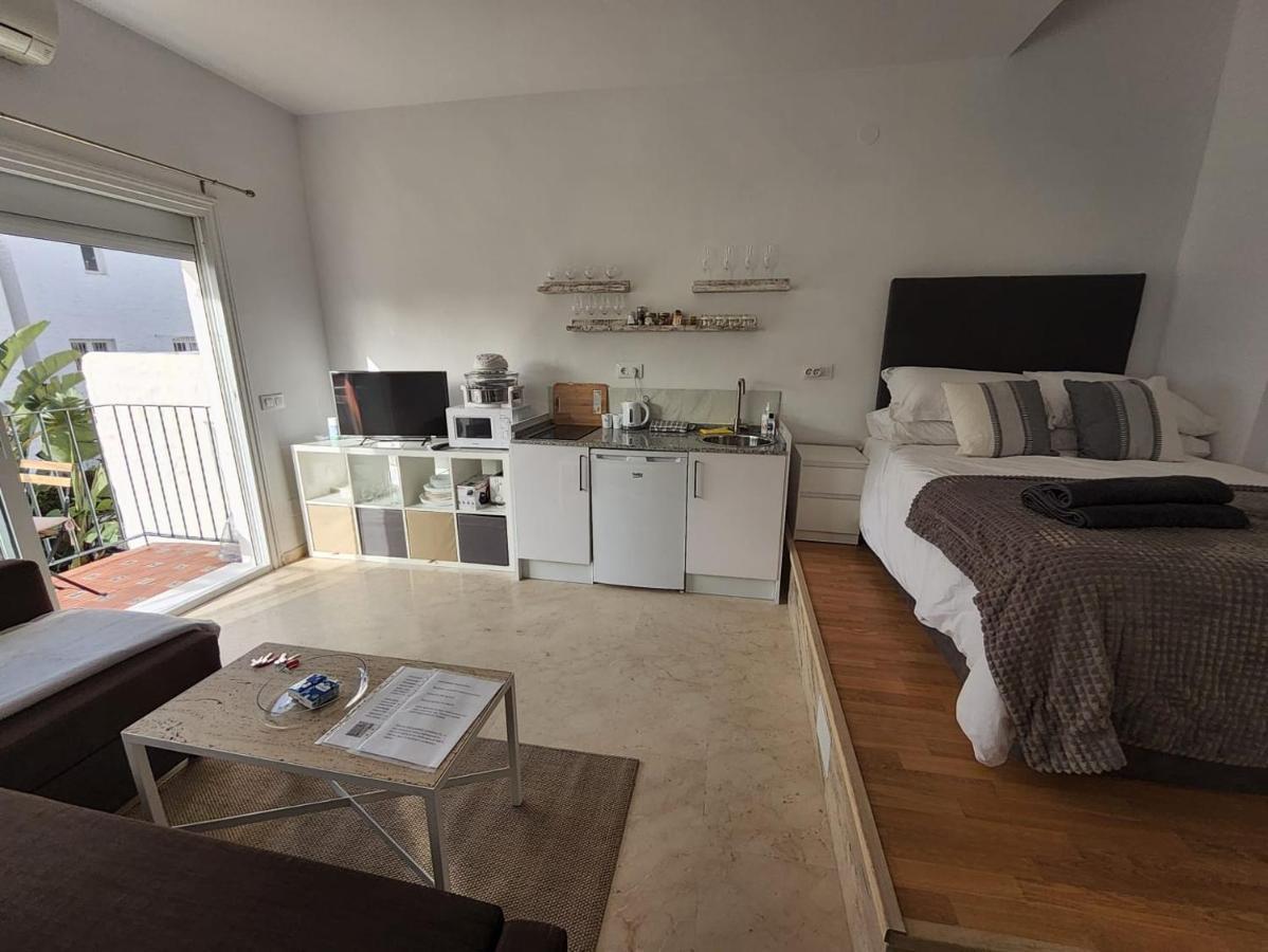 Tranquility Studio Apartment Малага Екстер'єр фото